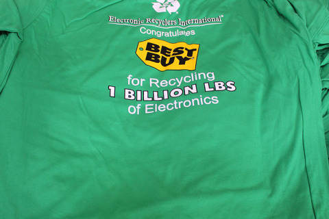 handing-out-shirts